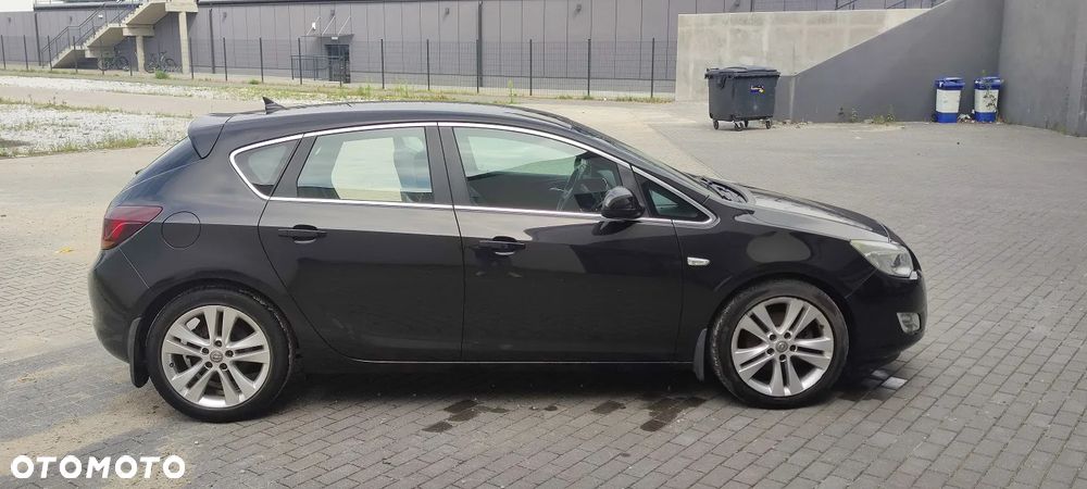 Opel Astra 1.7 CDTI DPF Cosmo - 1