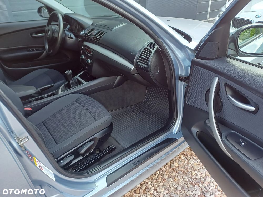 BMW Seria 1 116i - 23
