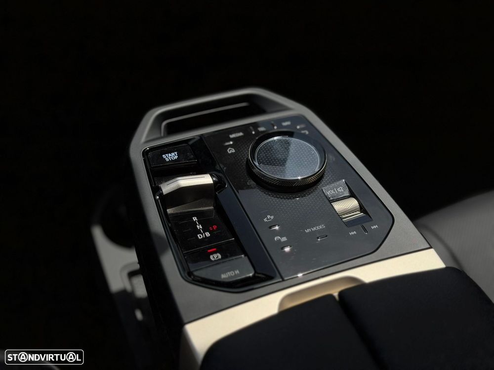 BMW iX xDrive 40 Pack Desportivo - 30