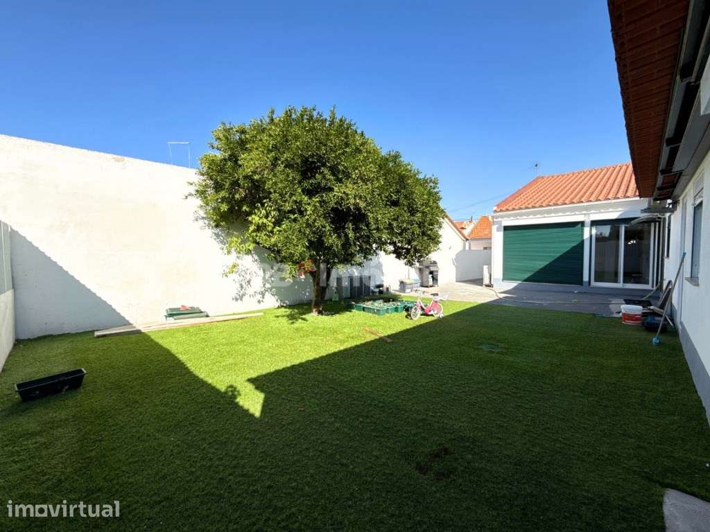 Moradia T3 Renovada com Quintal e Anexo Atalaia, Vila Nova da Barqu...