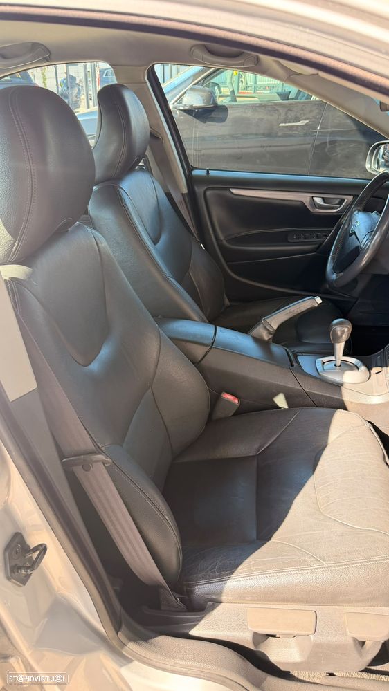 Volvo S60 2.4 D5 - 15