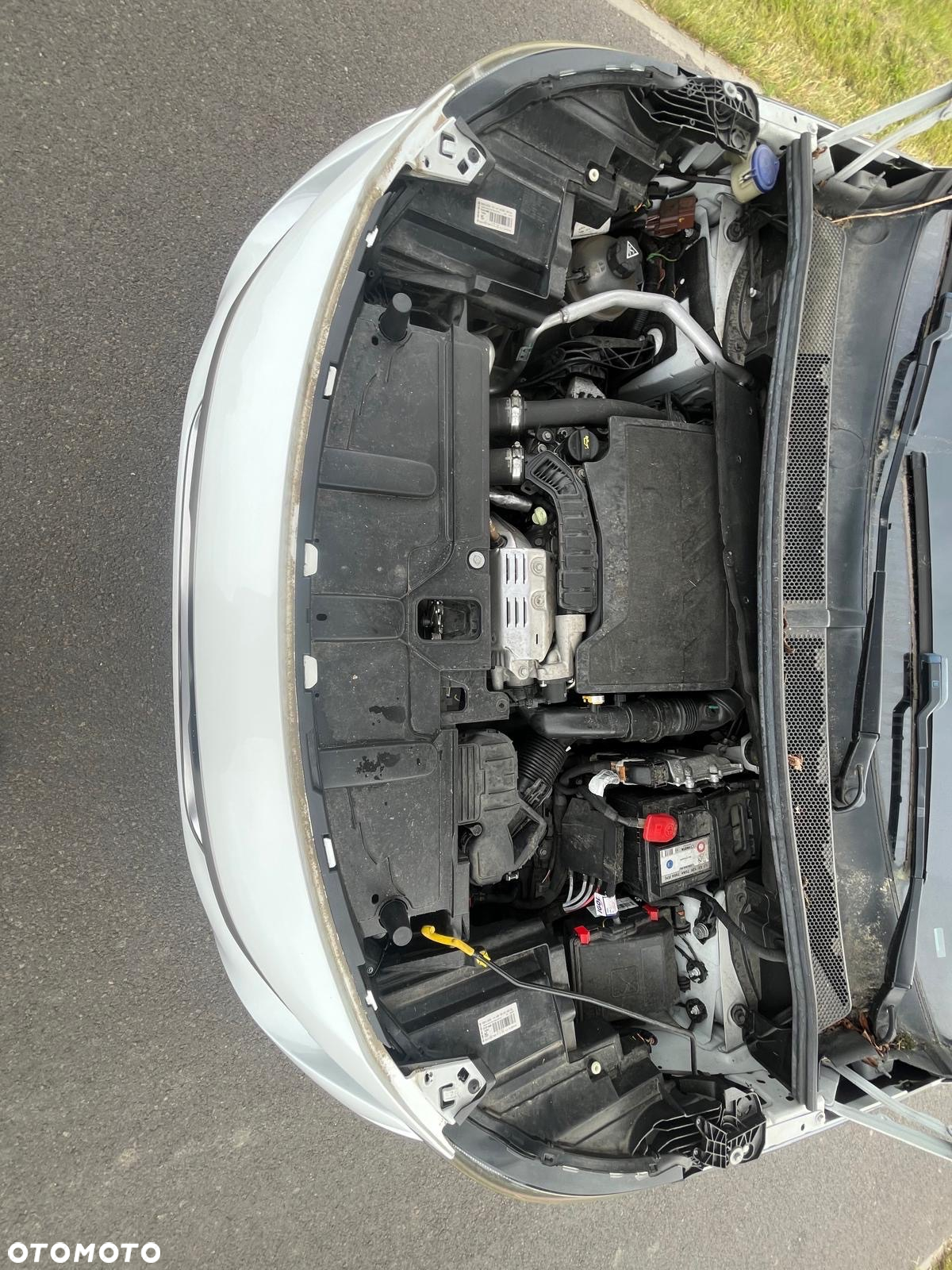 Peugeot 3008 PureTech 130 Stop & Start GPF Allure - 17