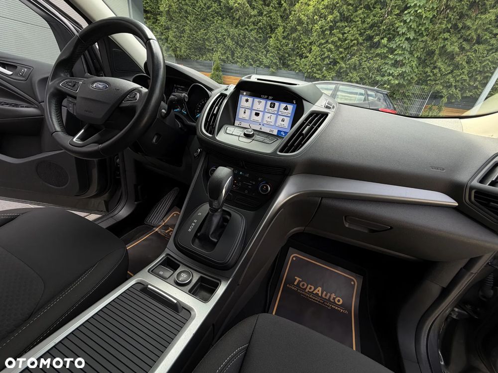 Ford Kuga 2.0 TDCi 2x4 Titanium - 16