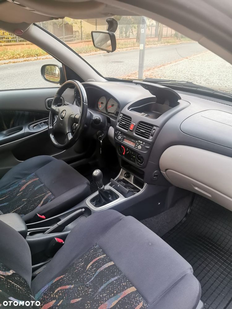 Nissan Almera - 28