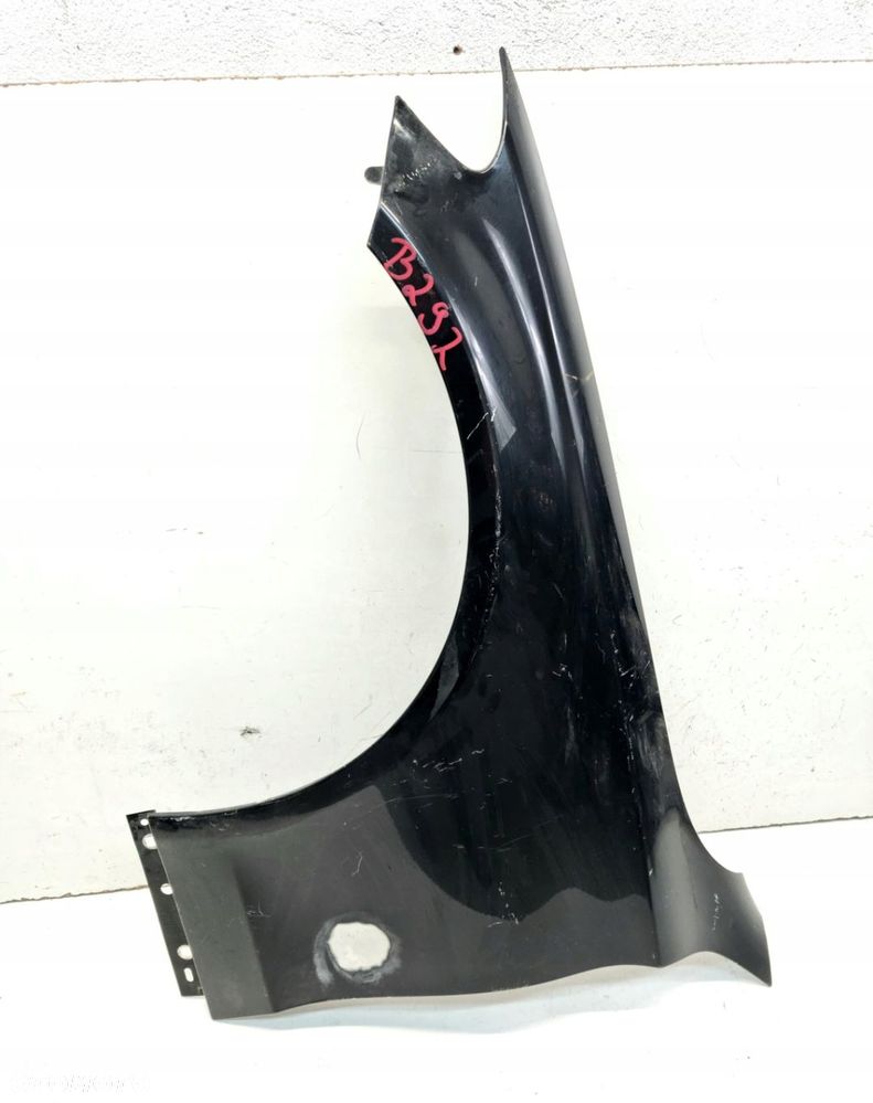 Mercedes C-Klasa 205 Błotnik LEWY przód przedni