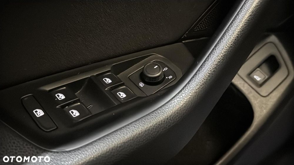 Volkswagen Passat 2.0 TDI EVO Business DSG - 33