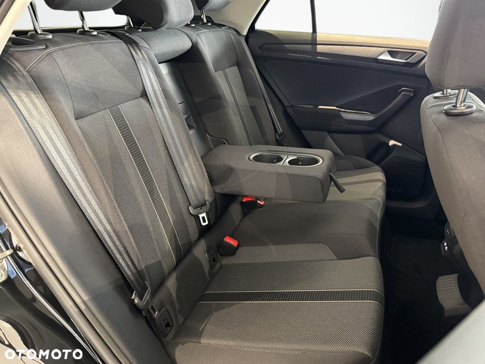 Volkswagen T-Roc - 16