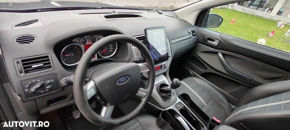 Ford Kuga 2.0 TDCi 2x4 Titanium - 15