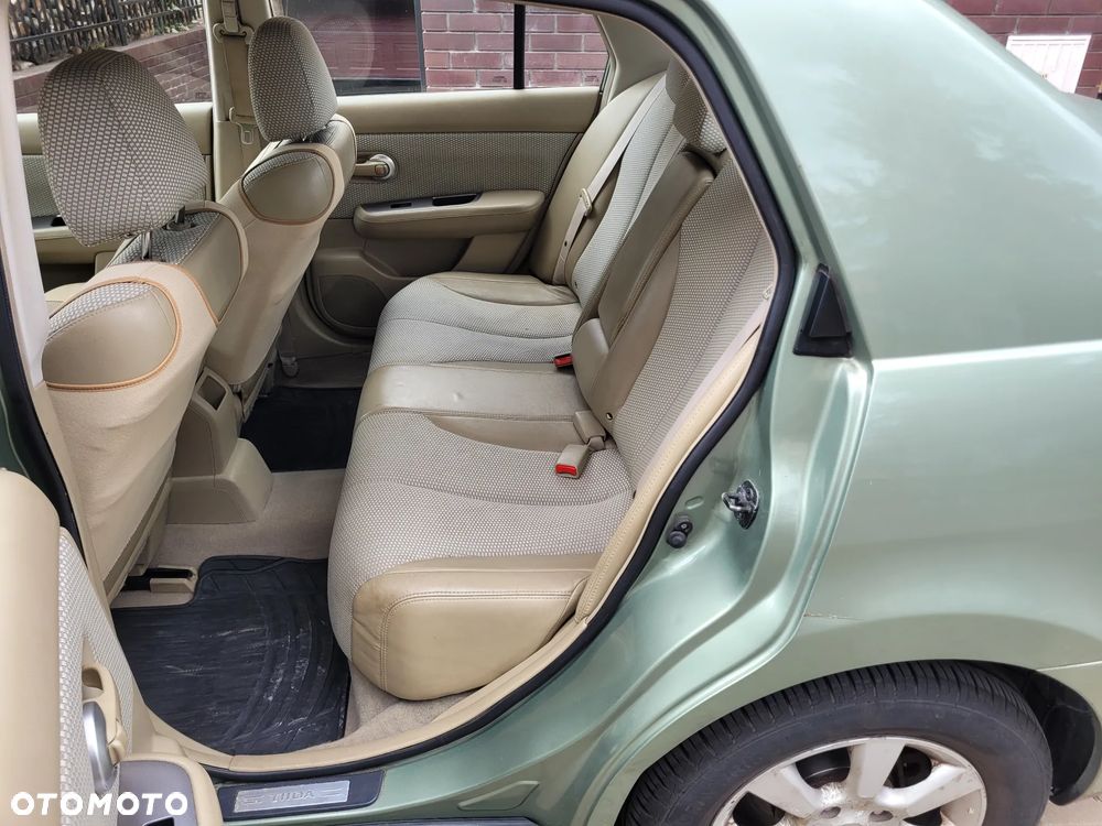 Nissan Tiida 1.8 Tekna - 4