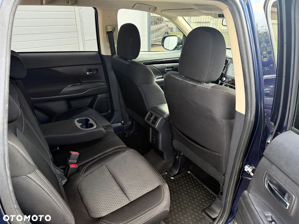 Mitsubishi Outlander 2.0 Intense + 4WD CVT - 11