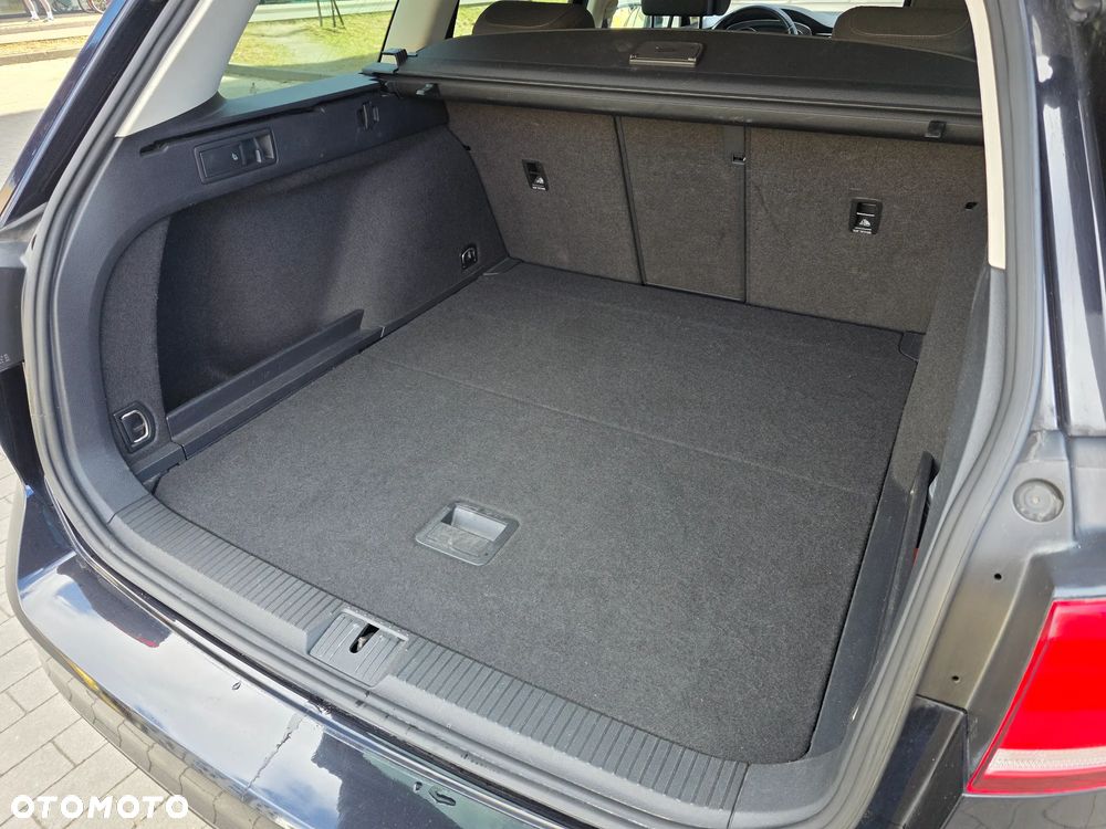 Volkswagen Passat - 29