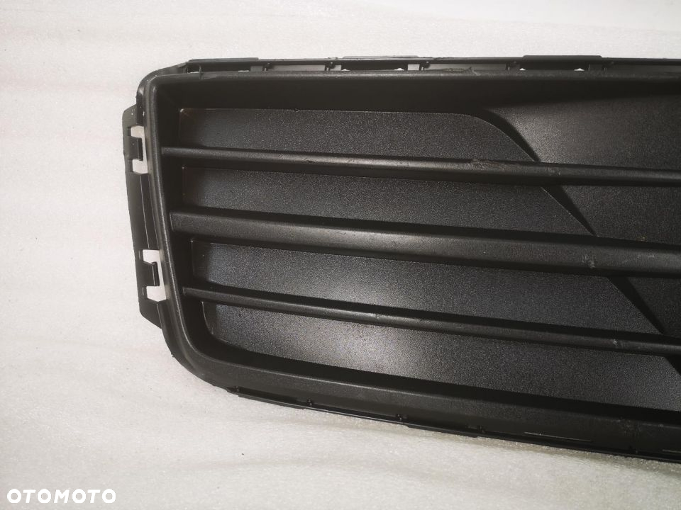 VW CADDY 2K5 14- LEWA / PRAWA BOCZNA KRATKA ZDERZAKA PRZEDNIEGO PRZÓD 2K5853665 E 2K5853665E /  2K5853666 E  2K5853666E NR AUKCJI 4S/103 - 4