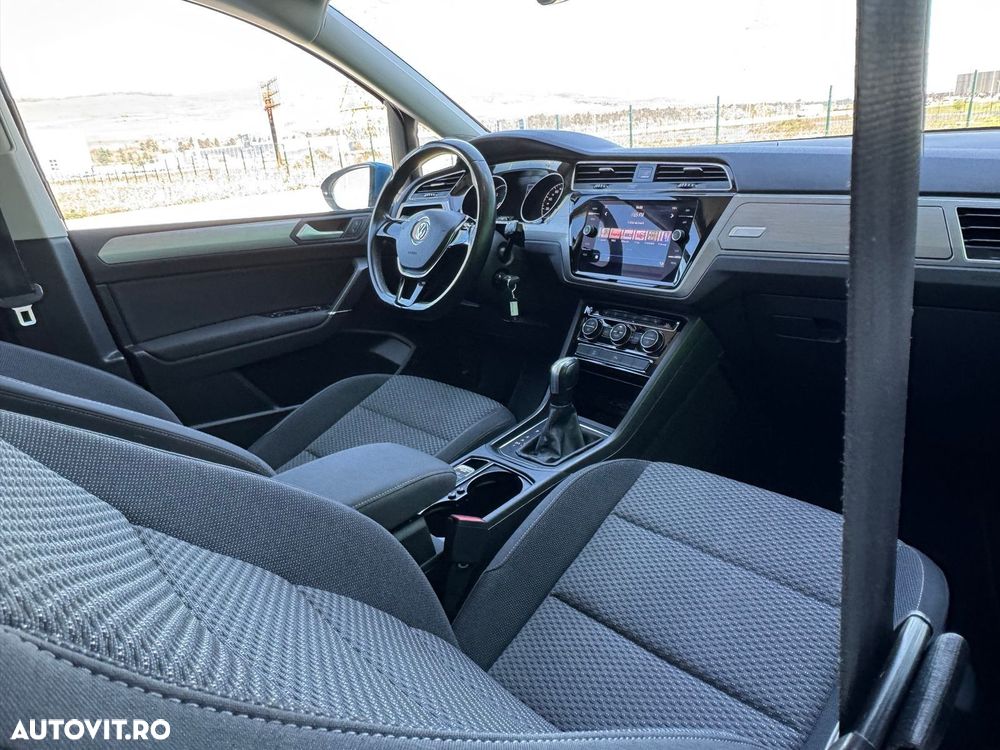 Volkswagen Touran - 9