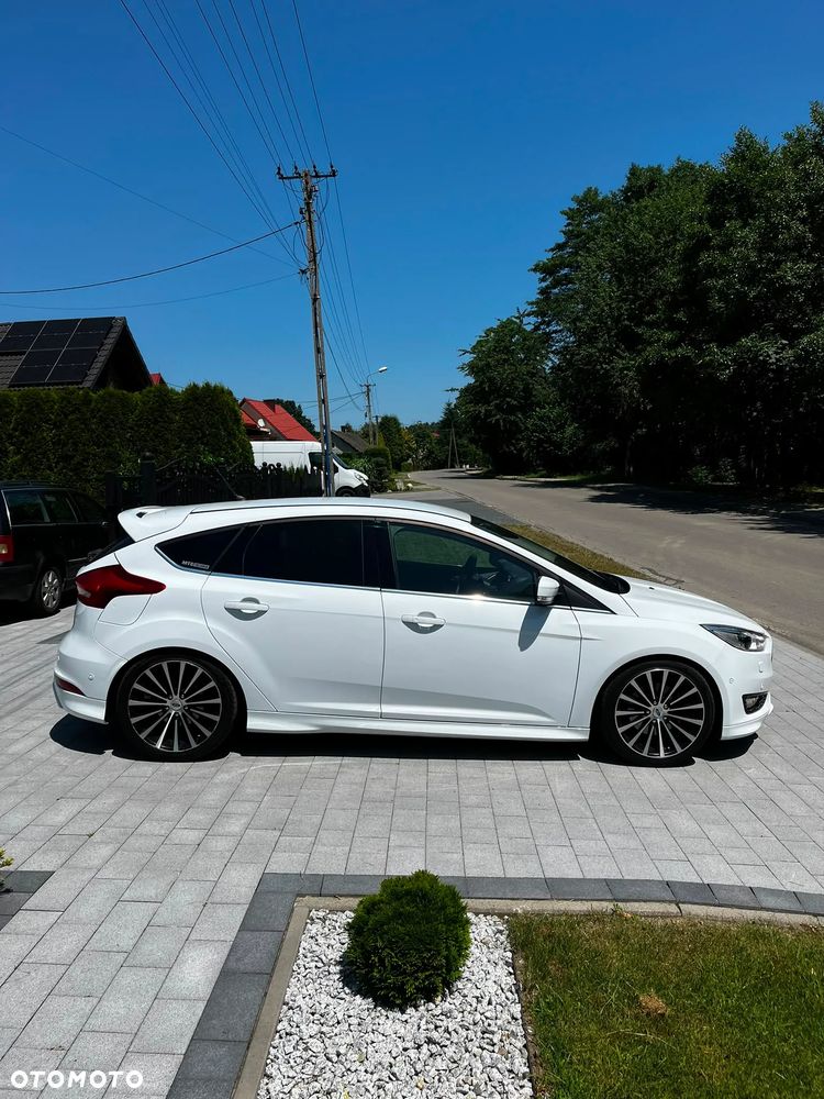 Ford Focus 1.5 EcoBoost STart-Stopp-System ST-LINE - 4