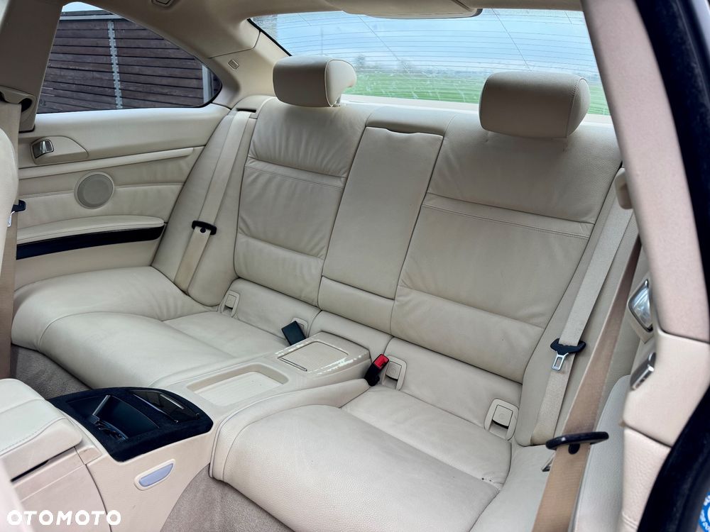 BMW Seria 3 330i Edition Exclusive - 17