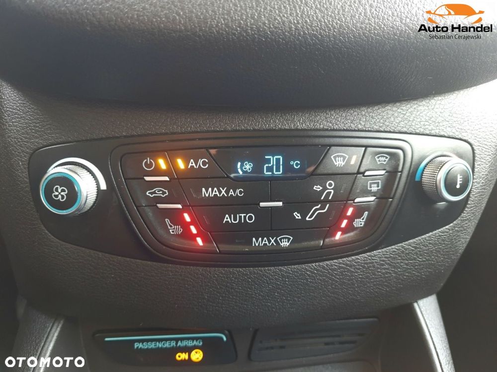 Ford Tourneo Courier - 23