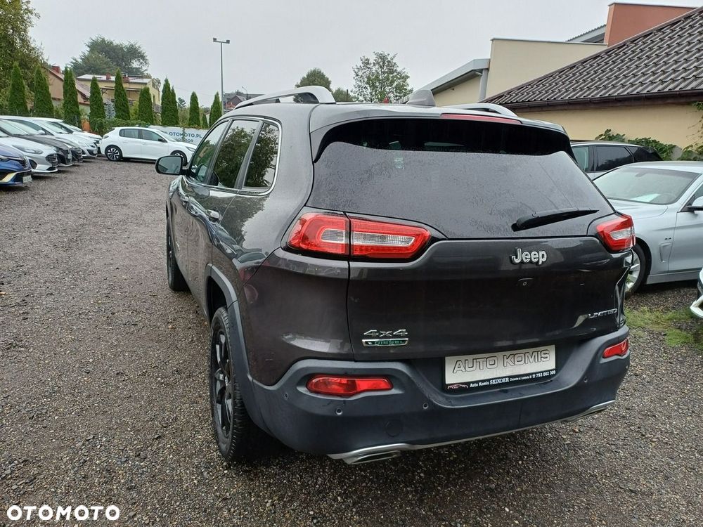 Jeep Cherokee - 5