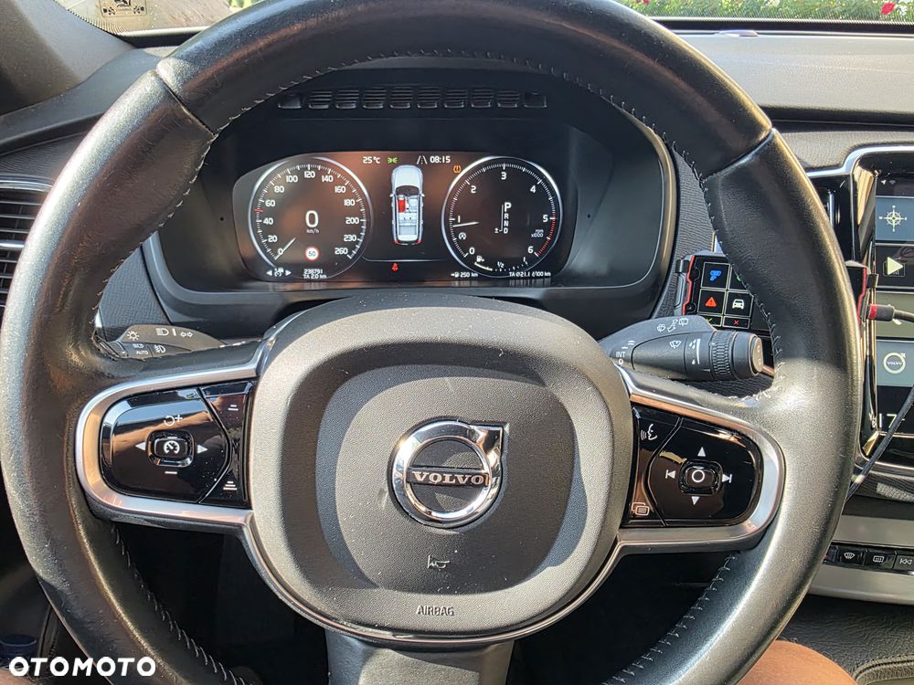 Volvo XC 90 - 30