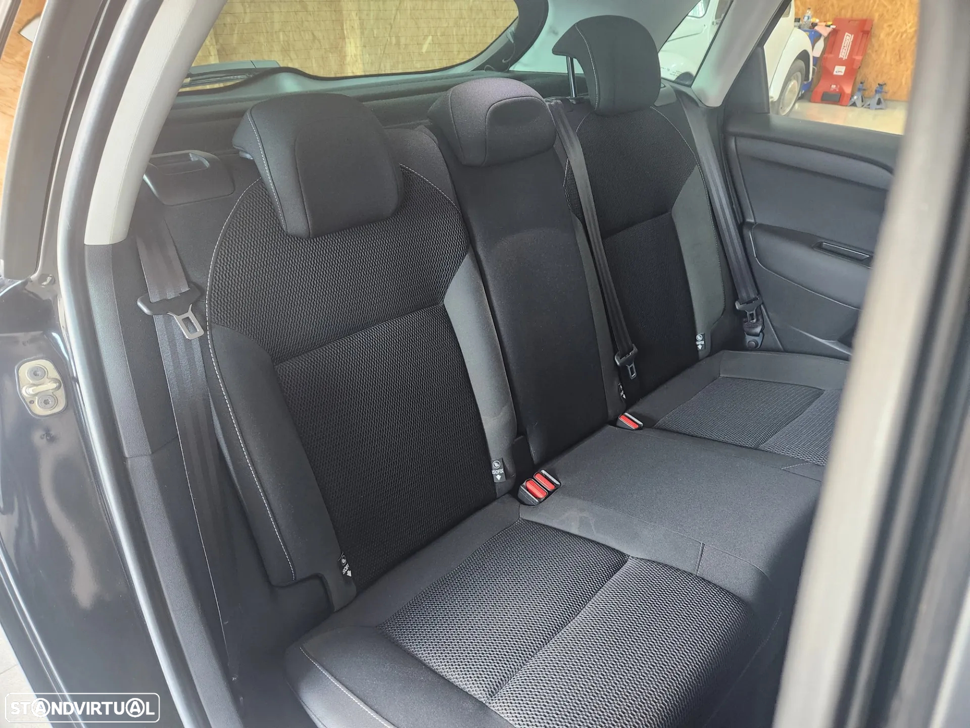 Citroën C4 1.6 BlueHDi Feel - 32
