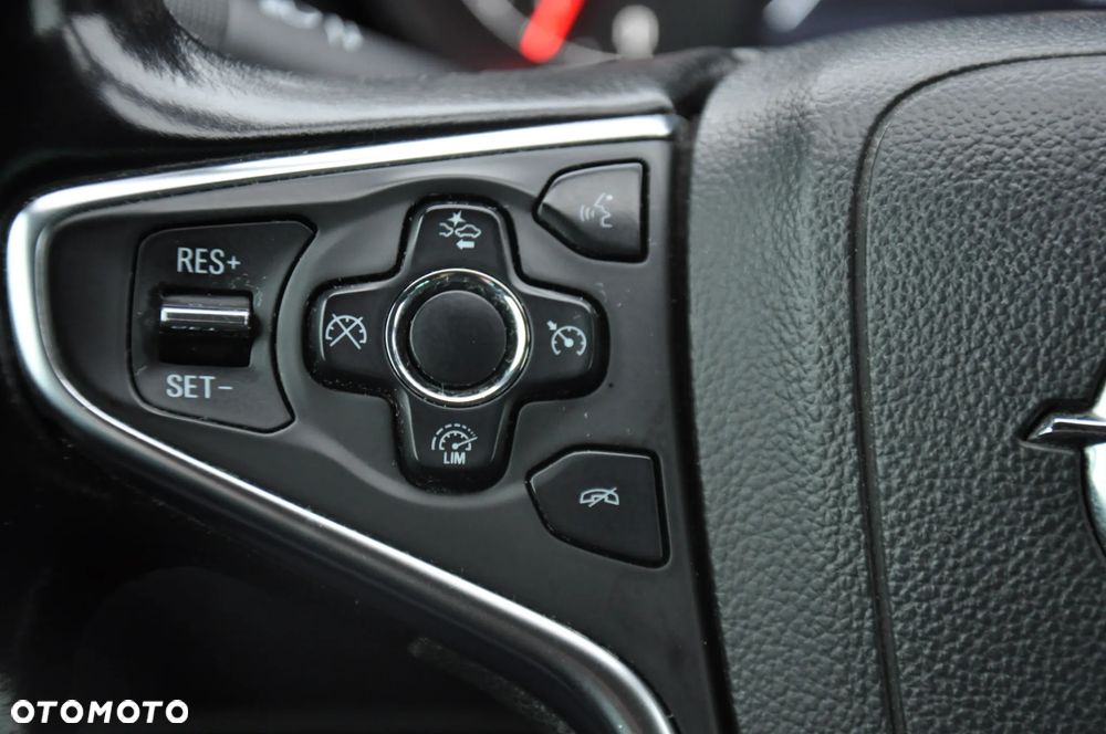 Opel Insignia 2.0 CDTI Cosmo S&S - 34