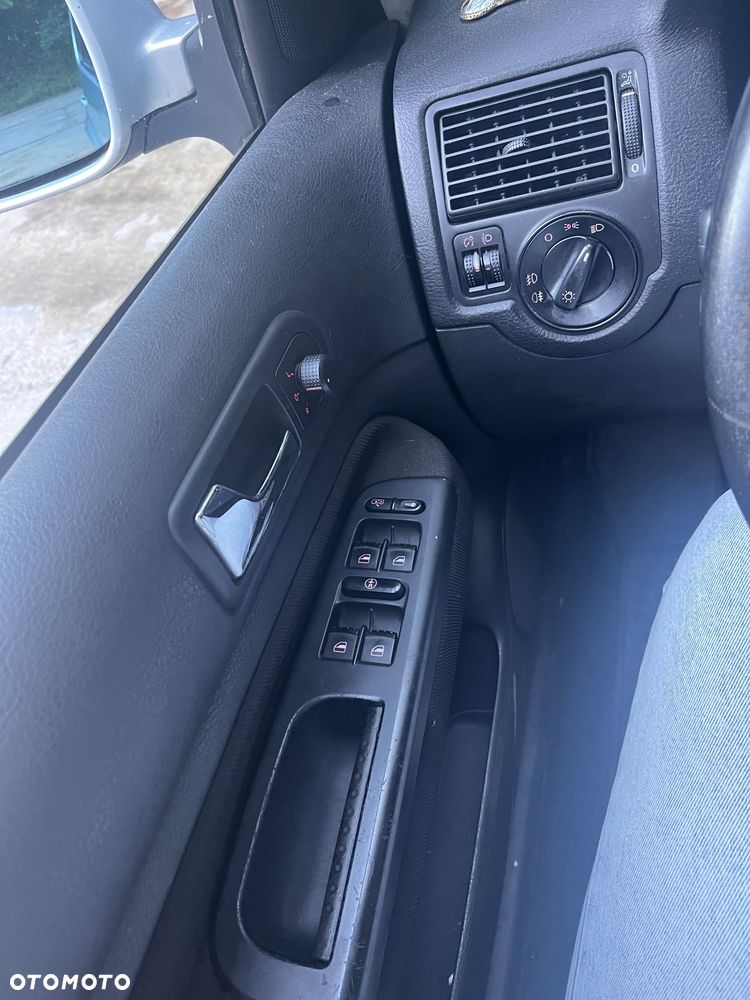 Volkswagen Golf 1.9 TDI Trendline - 12