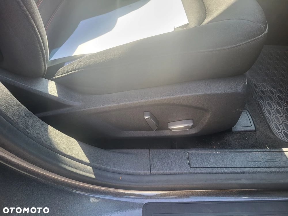 Ford Fusion 2.0 EcoBoost Titanium - 12