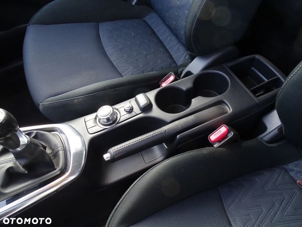 Mazda 2 2015