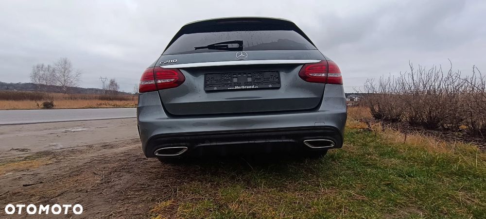 Mercedes-Benz Klasa C 200 9G-TRONIC AMG Line - 11