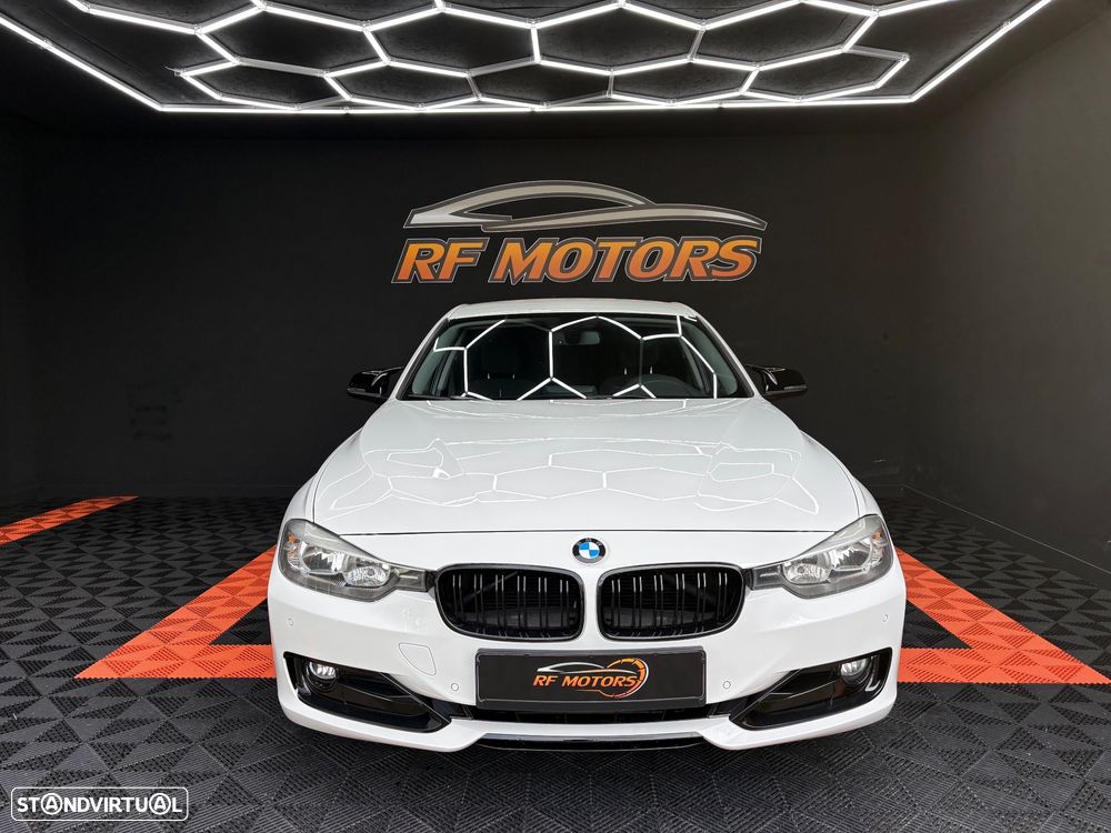 BMW 318 d Aut. Blue Performance Sport Line - 2