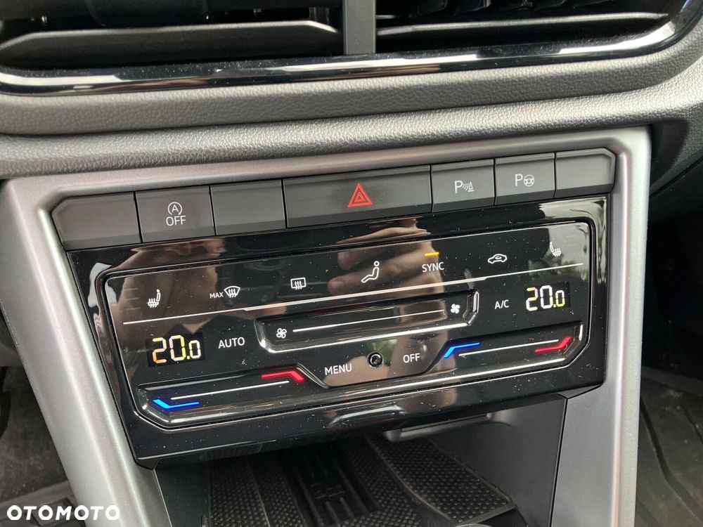 Volkswagen T-Roc - 15