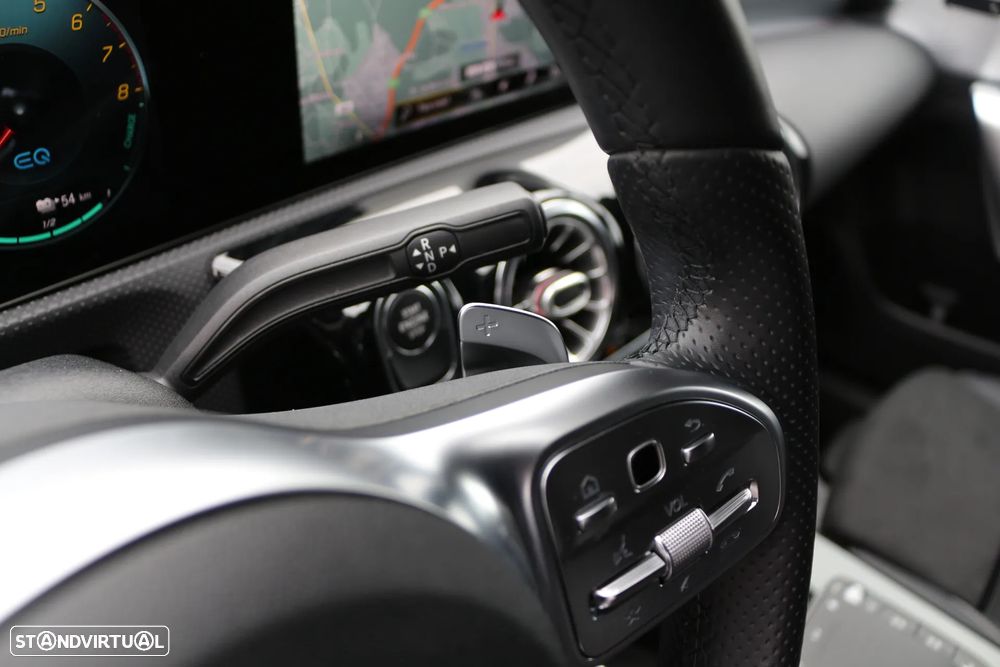 Mercedes-Benz A 250 e 8G-DCT AMG Line - 26
