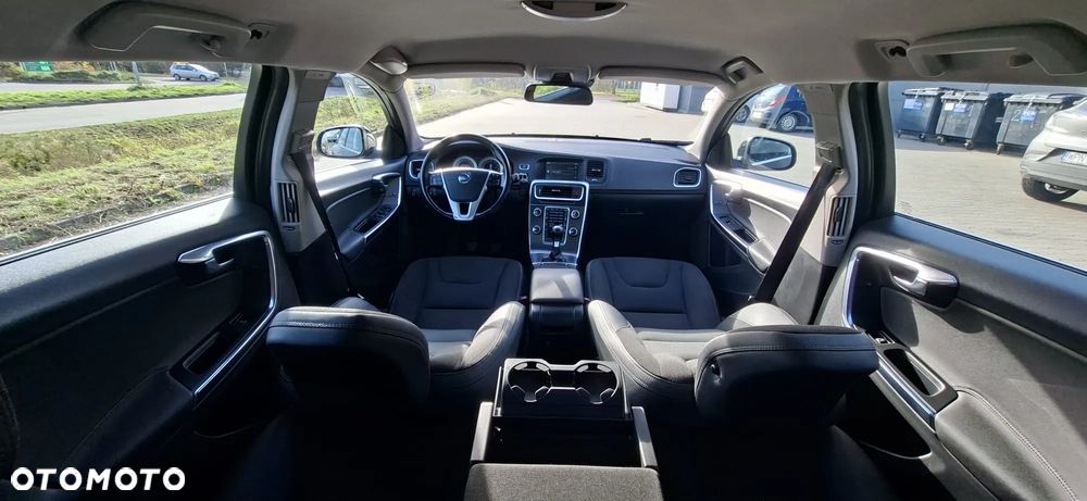 Volvo V60 D4 Momentum - 9