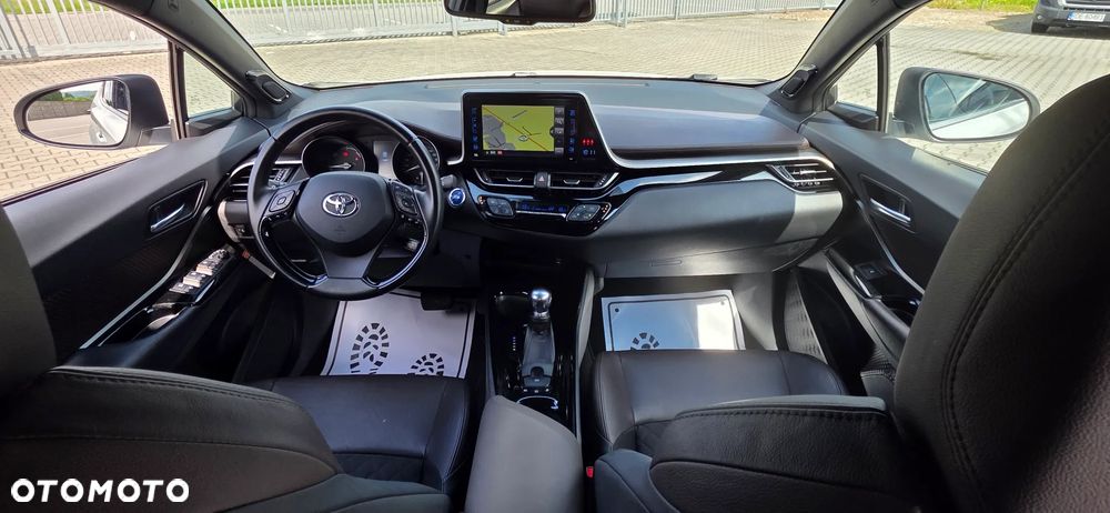 Toyota C-HR 1.8 Hybrid Neon Lime powered by JBL - 21