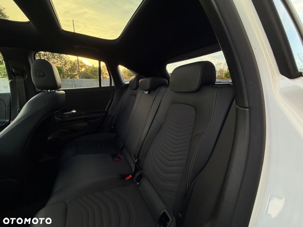Mercedes-Benz GLA 200 Progressive - 22