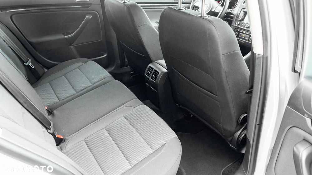 Volkswagen Golf VI 1.6 TDI Comfortline - 23