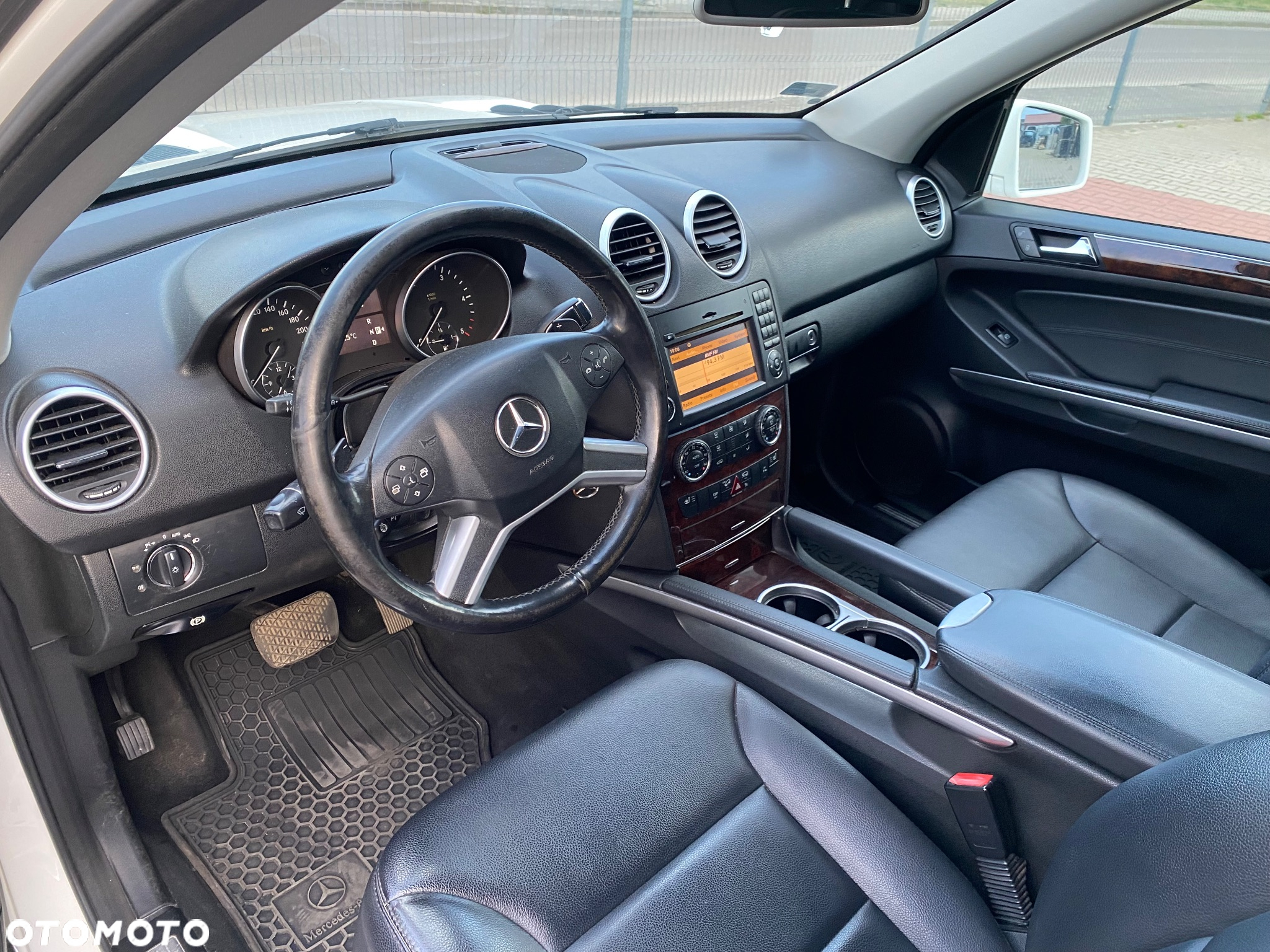 Mercedes-Benz ML 350 BlueTec 4-Matic - 8