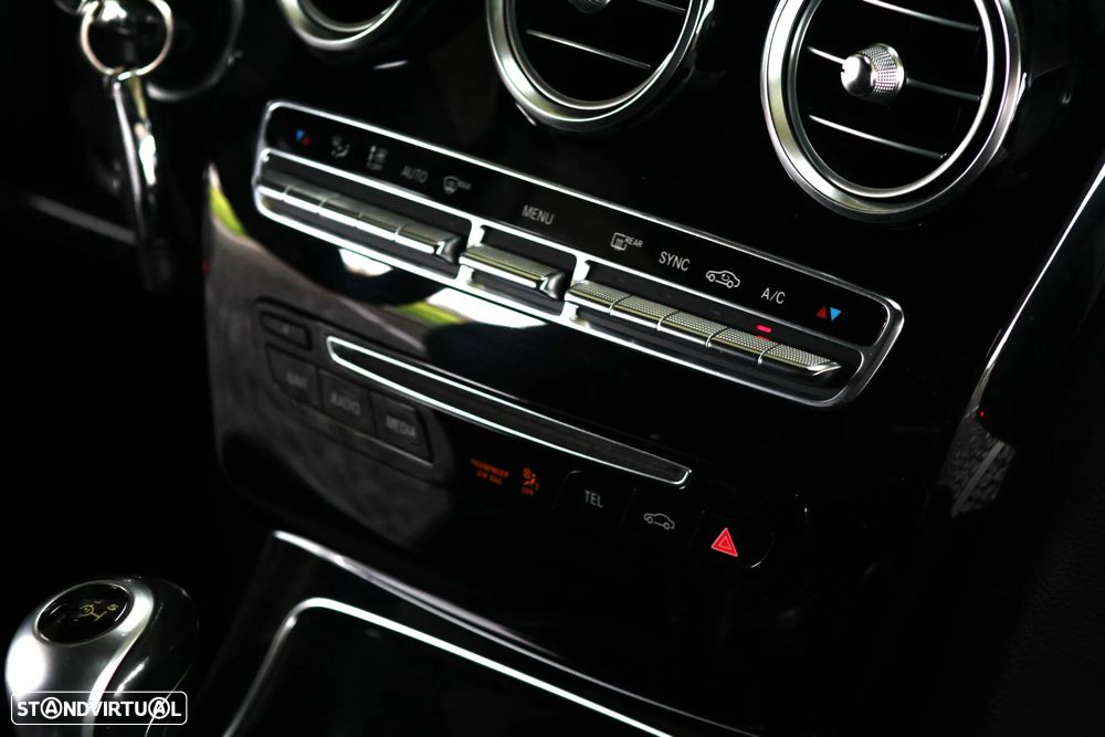 Mercedes-Benz C 220 d Cabrio AMG Line - 33