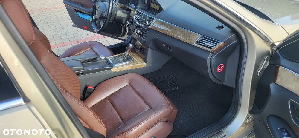 Mercedes-Benz Klasa E 250 CGI BlueEFFICIENCY Avantgarde - 16