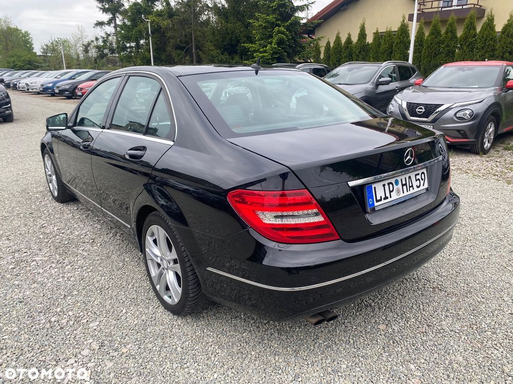Mercedes-Benz Klasa C 180 CGI Automatik BlueEFFICIENCY Avantgarde - 4
