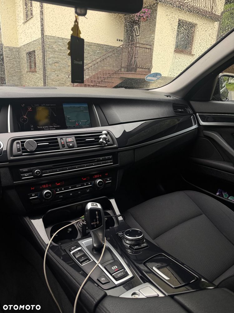 BMW Seria 5 518d Luxury Line - 10