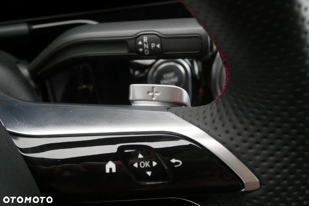 Mercedes-Benz GLA - 30