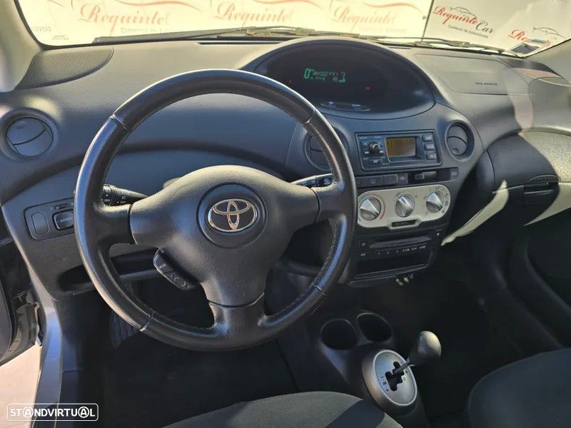 Toyota Yaris 1.0 Sol MMT AC - 18