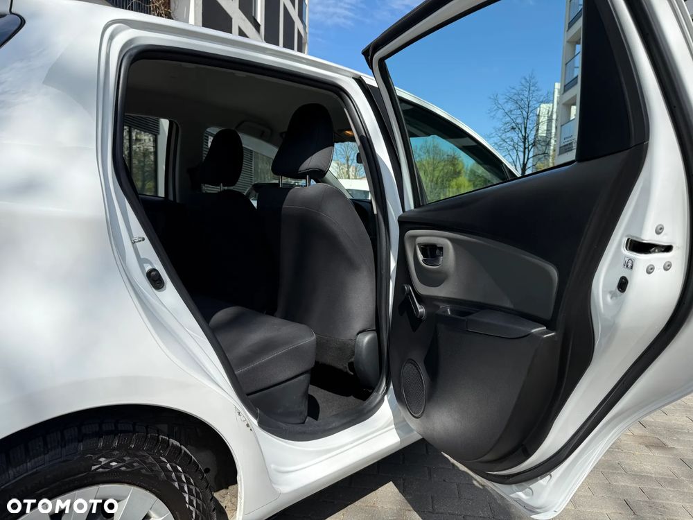 Toyota Yaris - 25