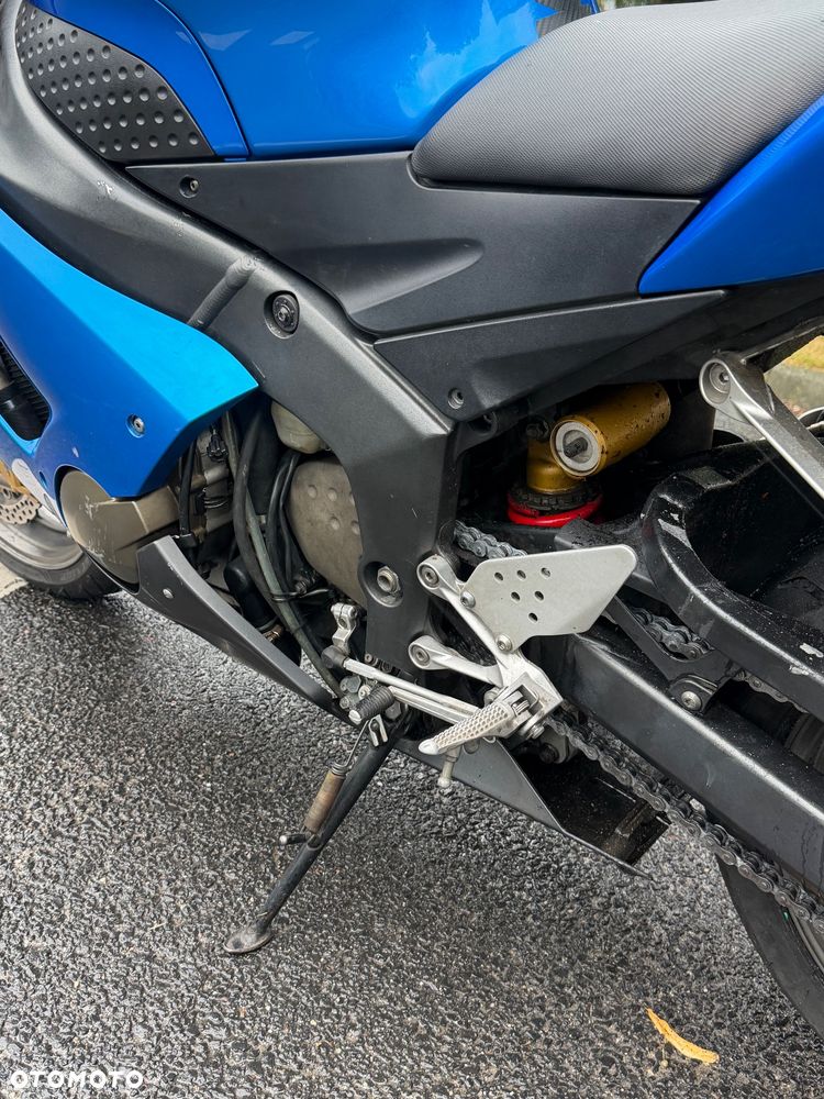 Kawasaki ZXR - 27