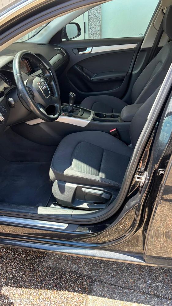 Audi A4 Avant 2.0 TDI Advance - 9