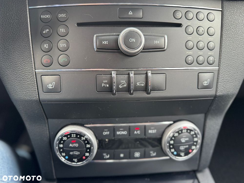 Mercedes-Benz GLK 350 4Matic 7G-TRONIC SPORT EDITION - 22