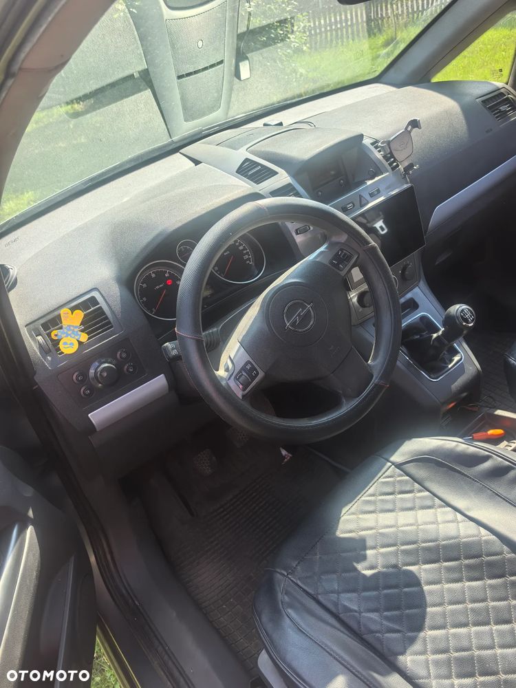 Opel Zafira 1.9 CDTI Essentia - 10
