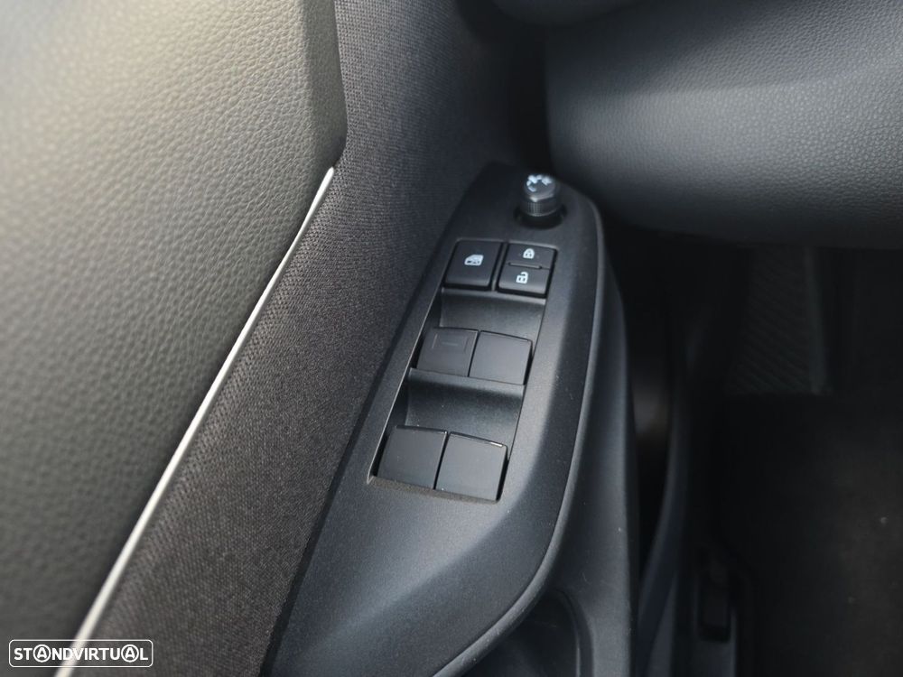 Toyota Yaris Cross - 19