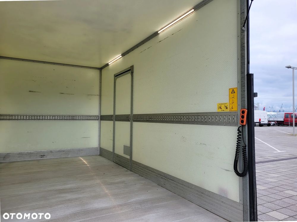 Volkswagen Transporter DSG KONTENER 8EP+WINDA750kg+DRZWI BOCZNE KLIMA KAMERA TEMPOMAT FV23% - 15