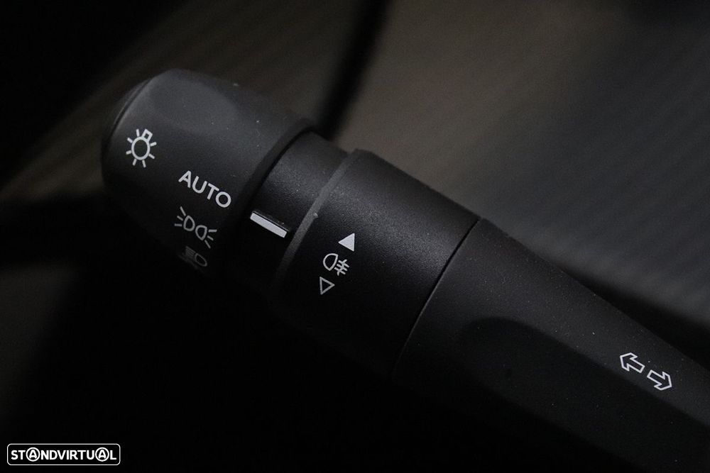 Peugeot 2008 1.2 PureTech Allure - 16